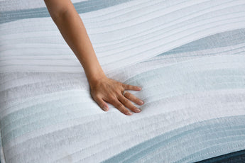 Beautyrest - Mattress Overstock | Mattress Store | Kentucky - Beautyrest® Harmony Lux™ Hybrid Ocean View Island Medium