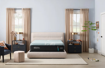 Tempur-Pedic LuxeAdapt® 13" Medium Hybrid Mattress - undressed bed view